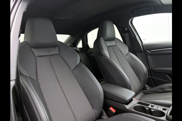 Audi A3 Limousine 30 TFSI S edition DEMO ! Navigatie Apple Carplay/Android Auto Parkeersensoren Adaptive Cruise Control Virtual Cockpit Climate Control Getinte ramen Lichtmetalen velgen