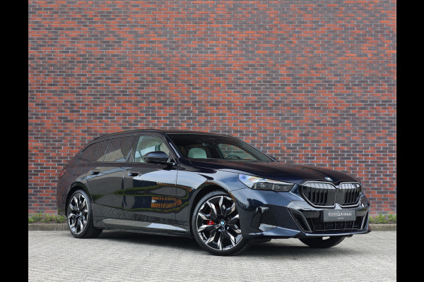 BMW 5 Serie Touring 550e xDrive | Pano - Trekhaak - HUD
