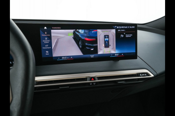 BMW iX xDrive40 High Executive 77 kWh [ 3-Fase ] (INCL-BTW) *PANO | HEAD-UP | SOFT-CLOSE | LEATHER | TOPVIEW | FULL-LED | MEMORY-PACK | HARMAN/KARDON | BLINDSPOT | WIDESCREEN-COCKPIT | HEATED-COMFORTSEATS | DAB | AMBIENTLIGHT | TOWBAR | 22'