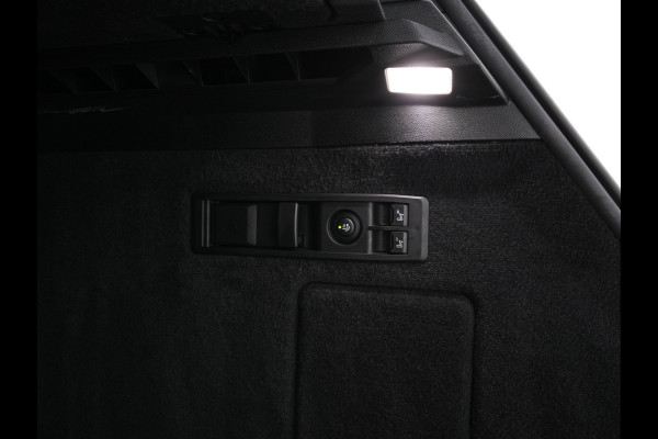 BMW iX xDrive40 High Executive 77 kWh [ 3-Fase ] (INCL-BTW) *PANO | HEAD-UP | SOFT-CLOSE | LEATHER | TOPVIEW | FULL-LED | MEMORY-PACK | HARMAN/KARDON | BLINDSPOT | WIDESCREEN-COCKPIT | HEATED-COMFORTSEATS | DAB | AMBIENTLIGHT | TOWBAR | 22'