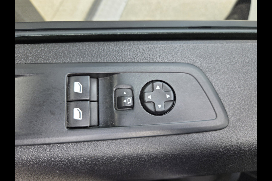 Peugeot e-Expert Long L3 75 kWh PDC  Stoelverwarming Airco Achteruitrijcamera Cruise control