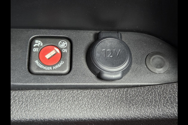 Peugeot e-Expert Long L3 75 kWh PDC  Stoelverwarming Airco Achteruitrijcamera Cruise control