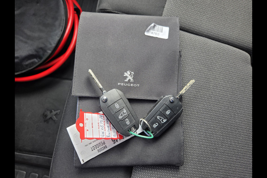 Peugeot e-Expert Long L3 75 kWh PDC  Stoelverwarming Airco Achteruitrijcamera Cruise control