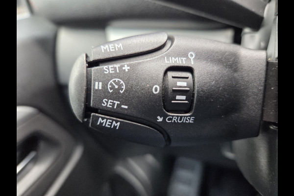 Peugeot e-Expert Long L3 75 kWh Panoramazichtsysteem Stoelverwarming Airco Achteruitrijcamera