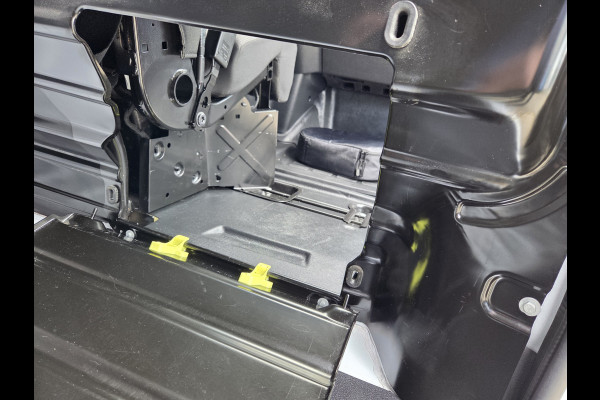 Peugeot e-Expert Long L3 75 kWh Panoramazichtsysteem Stoelverwarming Airco Achteruitrijcamera