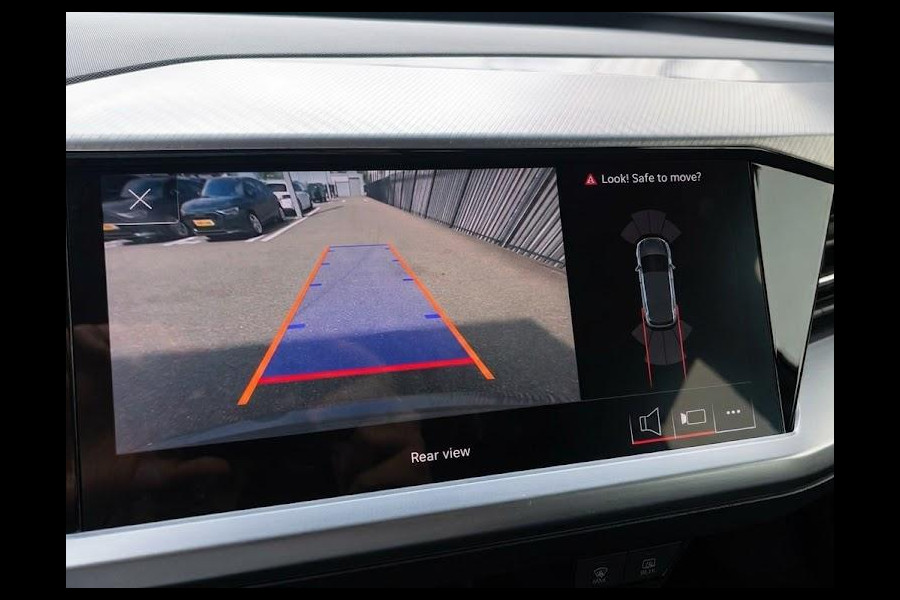 Audi Q4 e-tron 40 Advanced edition 77 kWh 204pk | Parkeercamera | Stoelverwarming | Navigatie | Keyless Pakket