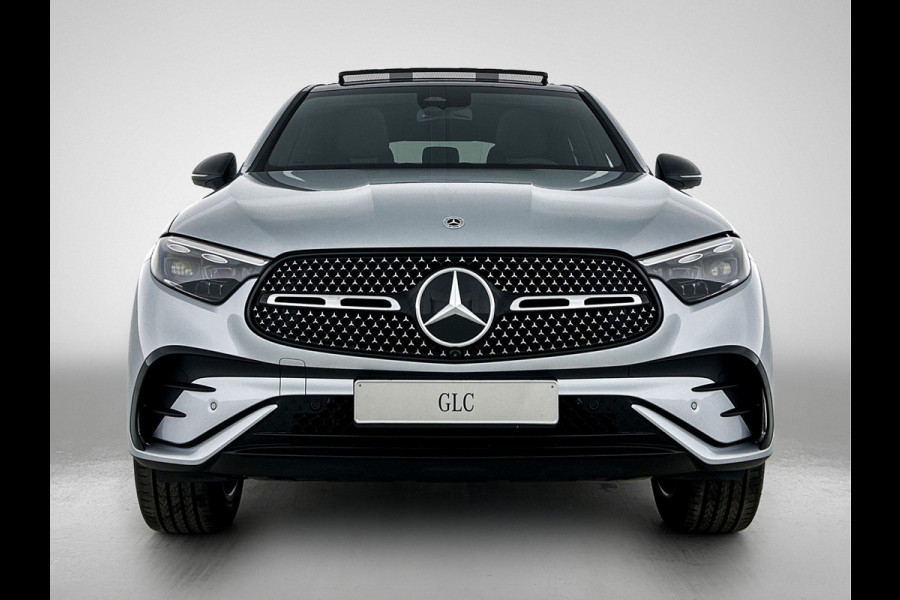 Mercedes-Benz GLC Coupé 300e 4MATIC Sport Edition | Premium | Nightpakket | Treeplanken in aluminiumlook | Trekhaak | DISTRONIC | AMG spoiler | URBAN GUARD Plus | Smartphone-integratie | Sfeerverlichting |