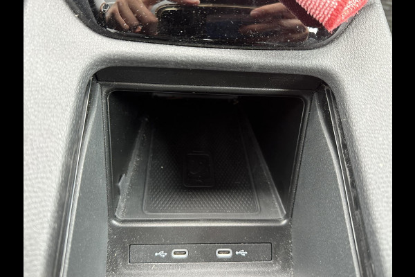 Volkswagen ID.5 PRO PERFORMANCE 77 kWh SOH 92% | CAMERA | STOEL + STUURVERWARMING | RIJKLAAR GELEVERD MET 12 MND BOVAG GARANTIE |