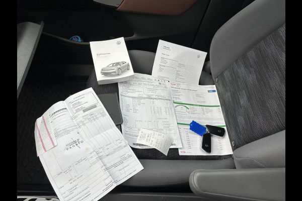 Volkswagen ID.5 PRO PERFORMANCE 77 kWh SOH 92% | CAMERA | STOEL + STUURVERWARMING | RIJKLAAR GELEVERD MET 12 MND BOVAG GARANTIE |
