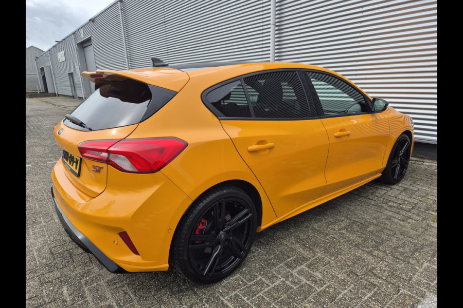 Ford Focus 2.3 EcoBoost ST-3 ,Panorama,Nav-Carplay-Head-Up,Stoel-stuur-voorruitverwarming,Park-control,