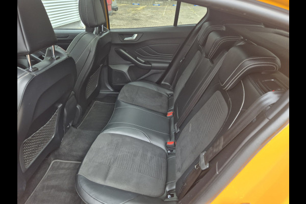 Ford Focus 2.3 EcoBoost ST-3 ,Panorama,Nav-Carplay-Head-Up,Stoel-stuur-voorruitverwarming,Park-control,
