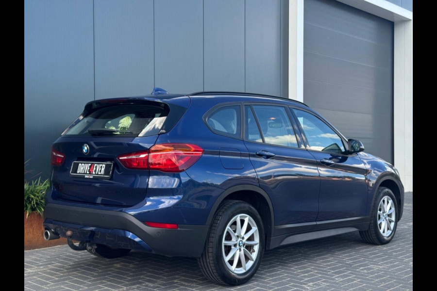 BMW X1 1.8i sDrive Executive | Trekhaak | Groot scherm