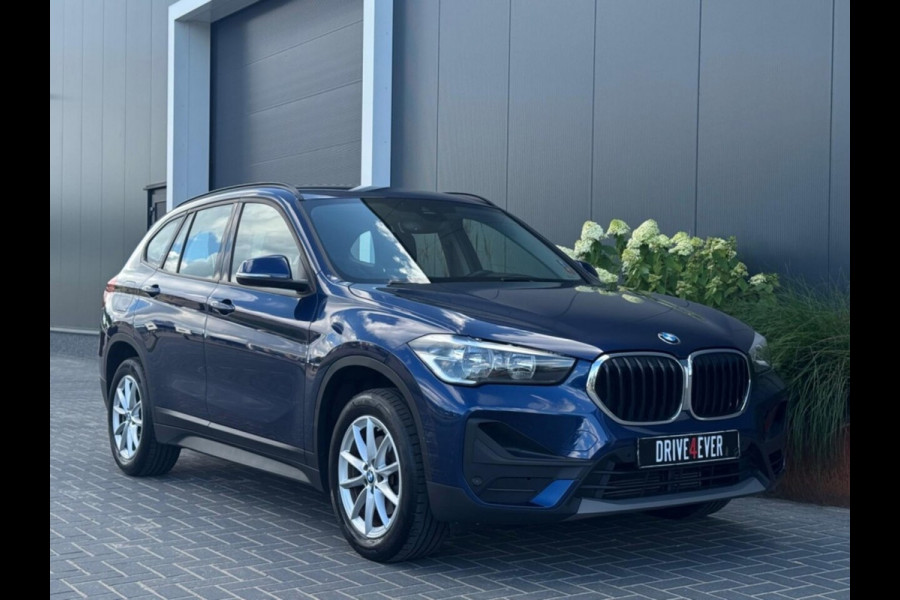 BMW X1 1.8i sDrive Executive | Trekhaak | Groot scherm
