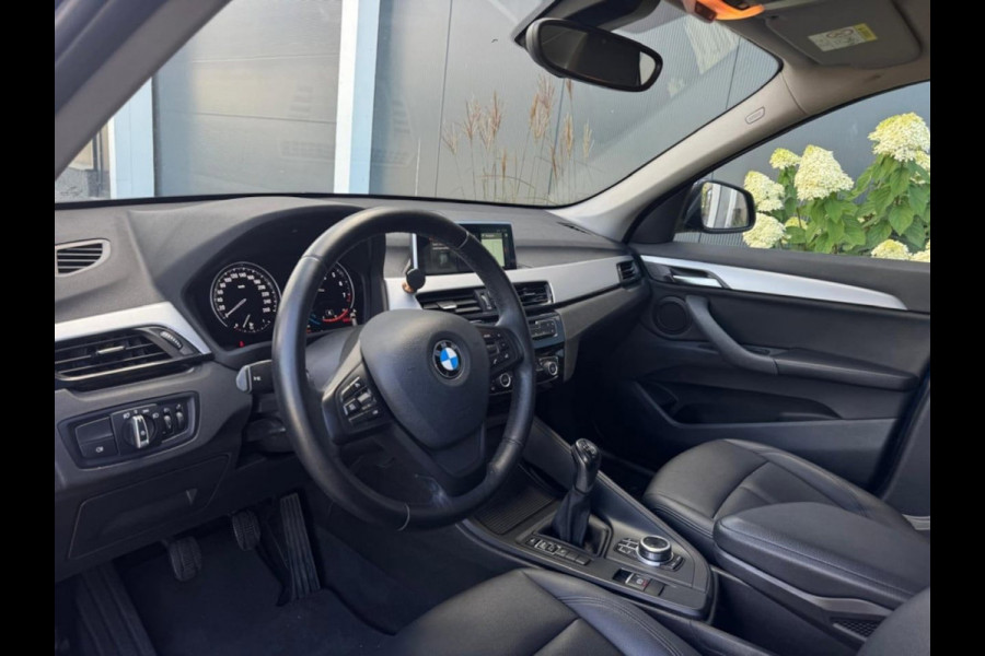 BMW X1 1.8i sDrive Executive | Trekhaak | Groot scherm