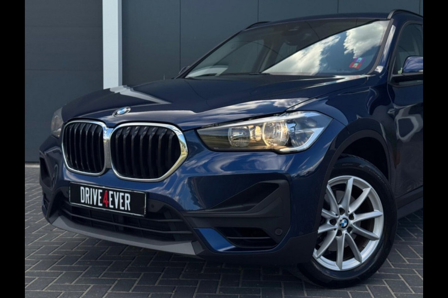 BMW X1 1.8i sDrive Executive | Trekhaak | Groot scherm