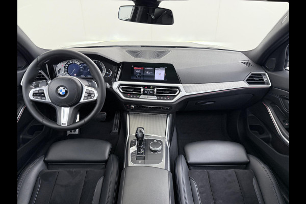 BMW 3 Serie Touring 320i Executive M Sport PANORAMADAK | ADAPTIVE CRUISE | BMW DEALER ONDERHOUDEN | GROOT ONDERHOUD GEHAD | RIJKLAAR | ELEKTRISCHE ACHTERKLEP | CAMERA | STOELVERWARMING | 12 MND BOVAG GARANTIE | APPLE CARPLAY