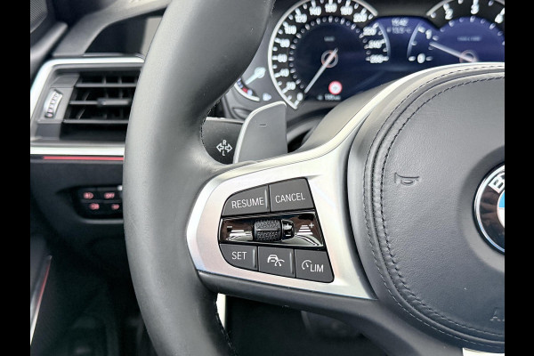 BMW 3 Serie Touring 320i Executive M Sport PANORAMADAK | ADAPTIVE CRUISE | BMW DEALER ONDERHOUDEN | GROOT ONDERHOUD GEHAD | RIJKLAAR | ELEKTRISCHE ACHTERKLEP | CAMERA | STOELVERWARMING | 12 MND BOVAG GARANTIE | APPLE CARPLAY