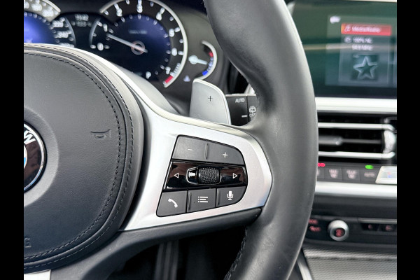 BMW 3 Serie Touring 320i Executive M Sport PANORAMADAK | ADAPTIVE CRUISE | BMW DEALER ONDERHOUDEN | GROOT ONDERHOUD GEHAD | RIJKLAAR | ELEKTRISCHE ACHTERKLEP | CAMERA | STOELVERWARMING | 12 MND BOVAG GARANTIE | APPLE CARPLAY