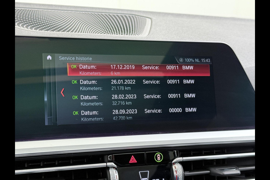BMW 3 Serie Touring 320i Executive M Sport PANORAMADAK | ADAPTIVE CRUISE | BMW DEALER ONDERHOUDEN | GROOT ONDERHOUD GEHAD | RIJKLAAR | ELEKTRISCHE ACHTERKLEP | CAMERA | STOELVERWARMING | 12 MND BOVAG GARANTIE | APPLE CARPLAY