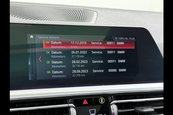BMW 3 Serie Touring 320i Executive M Sport PANORAMADAK | ADAPTIVE CRUISE | BMW DEALER ONDERHOUDEN | GROOT ONDERHOUD GEHAD | RIJKLAAR | ELEKTRISCHE ACHTERKLEP | CAMERA | STOELVERWARMING | 12 MND BOVAG GARANTIE | APPLE CARPLAY