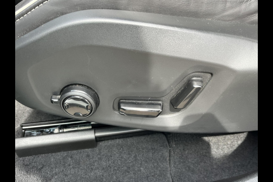 Volvo XC60 AWD Recharge PANORAMA DAK | APPLE CAR. | 360° CAM | DEALER ONDERHOUDEN | MEM. SEAT | 21 INCH VELGEN