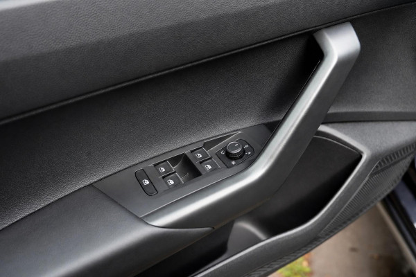 Volkswagen Taigo 1.0 TSI Life | Navi | Cruise | Carplay | Automaat