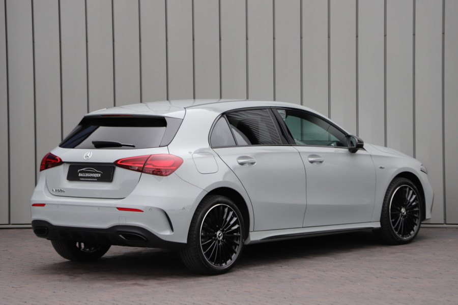 Mercedes-Benz A-Klasse 250e AMG | 218PK | Sfeerverlichting | Widescreen | Stuurverwarming | ACC+ | Standkachel | Camera | 2025.
