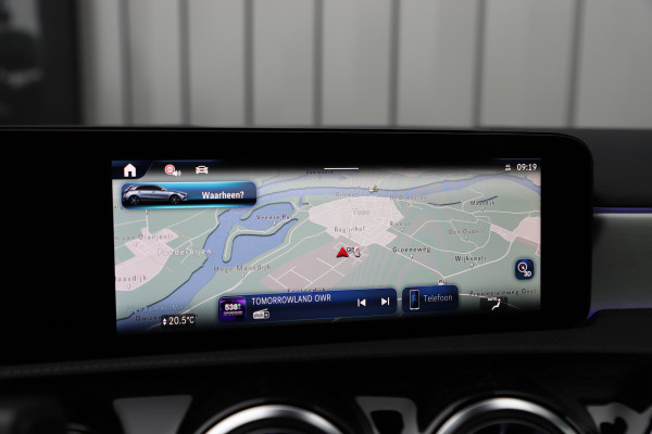 Mercedes-Benz A-Klasse 250e AMG | 218PK | Sfeerverlichting | Widescreen | Stuurverwarming | ACC+ | Standkachel | Camera | 2025.