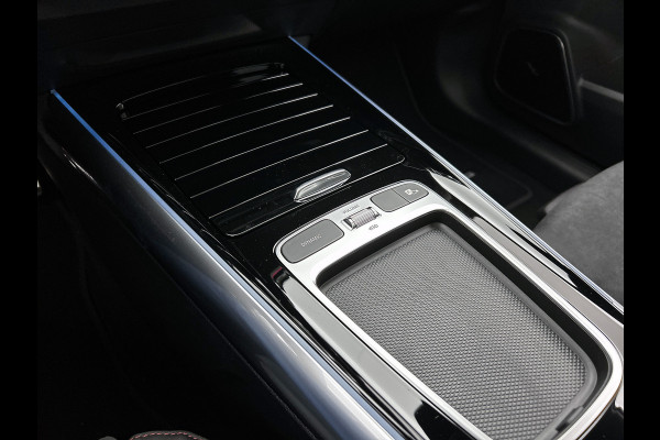 Mercedes-Benz EQA 250+ Business Solution AMG 71 kWh | Trekhaak | 20" multispaaks AMG velgen | Panoramaschuifdak | Smartphone integratie | 360° camera | Sierdelen in Star Pattern | Burmester Surround Sound |