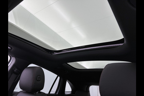Mercedes-Benz EQA 250+ Business Solution AMG 71 kWh | Trekhaak | 20" multispaaks AMG velgen | Panoramaschuifdak | Smartphone integratie | 360° camera | Sierdelen in Star Pattern | Burmester Surround Sound |