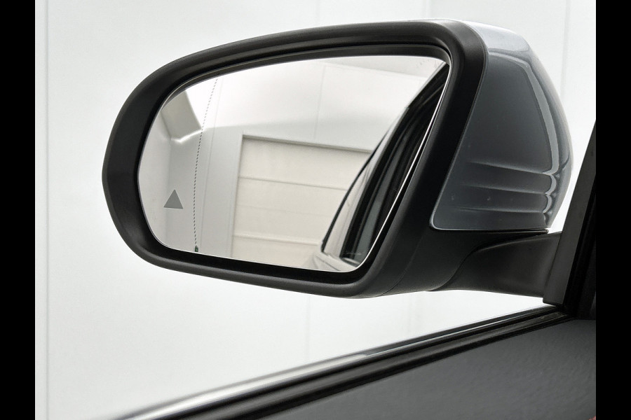 Mercedes-Benz EQA 250+ Business Solution AMG 71 kWh | Trekhaak | 20" multispaaks AMG velgen | Panoramaschuifdak | Smartphone integratie | 360° camera | Sierdelen in Star Pattern | Burmester Surround Sound |