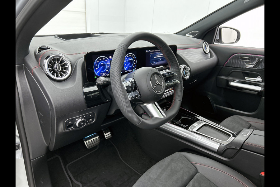 Mercedes-Benz EQA 250+ Business Solution AMG 71 kWh | Trekhaak | 20" multispaaks AMG velgen | Panoramaschuifdak | Smartphone integratie | 360° camera | Sierdelen in Star Pattern | Burmester Surround Sound |