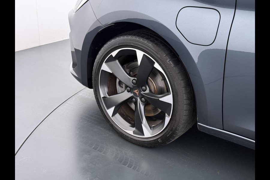 CUPRA Leon Sportstourer 1.4 eTSI PHEV FR 33.000 KM | PHEV PLUG-IN HYBRIDE | PERFORMANCE STOELEN | STOEL- & STUURWIELVERWARMING | ELEKTRISCHE ACHTERKLEP | COMPLEET ONDERHOUDEN | UNIEKE KM-STAND | DIRECT RIJKLAAR & LEVERBAAR | INCL. 12 MND BOVAG GARANTIE