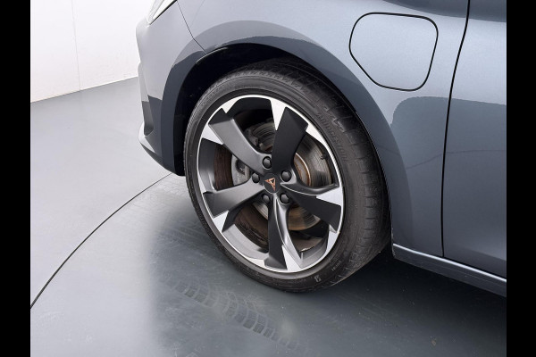 CUPRA Leon Sportstourer 1.4 eTSI PHEV FR 33.000 KM | PHEV PLUG-IN HYBRIDE | PERFORMANCE STOELEN | STOEL- & STUURWIELVERWARMING | ELEKTRISCHE ACHTERKLEP | COMPLEET ONDERHOUDEN | UNIEKE KM-STAND | DIRECT RIJKLAAR & LEVERBAAR | INCL. 12 MND BOVAG GARANTIE