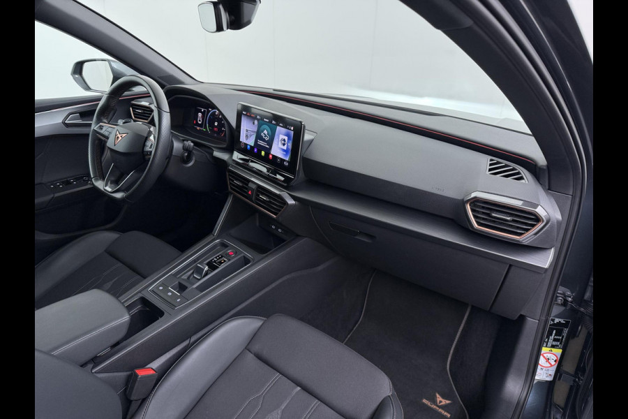 CUPRA Leon Sportstourer 1.4 eTSI PHEV FR 33.000 KM | PHEV PLUG-IN HYBRIDE | PERFORMANCE STOELEN | STOEL- & STUURWIELVERWARMING | ELEKTRISCHE ACHTERKLEP | COMPLEET ONDERHOUDEN | UNIEKE KM-STAND | DIRECT RIJKLAAR & LEVERBAAR | INCL. 12 MND BOVAG GARANTIE