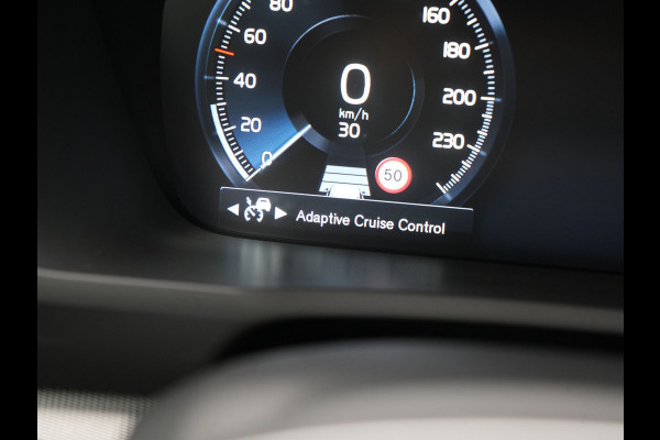 Volvo XC90 T8 Recharge AWD Ultimate Dark LONG RANGE 7 Persoons PHEV 455pk Dealer O.H. | Trekhaak Af Fabriek | Panodak | Head Up | Adaptive Cruise | Harman / Kardon | Lederen Sportstoelen Memory & Verwarmd | 360 Camera | Keyless | Blis | Stuur Verwarmd | 22"L.M | Plug In Hybrid |