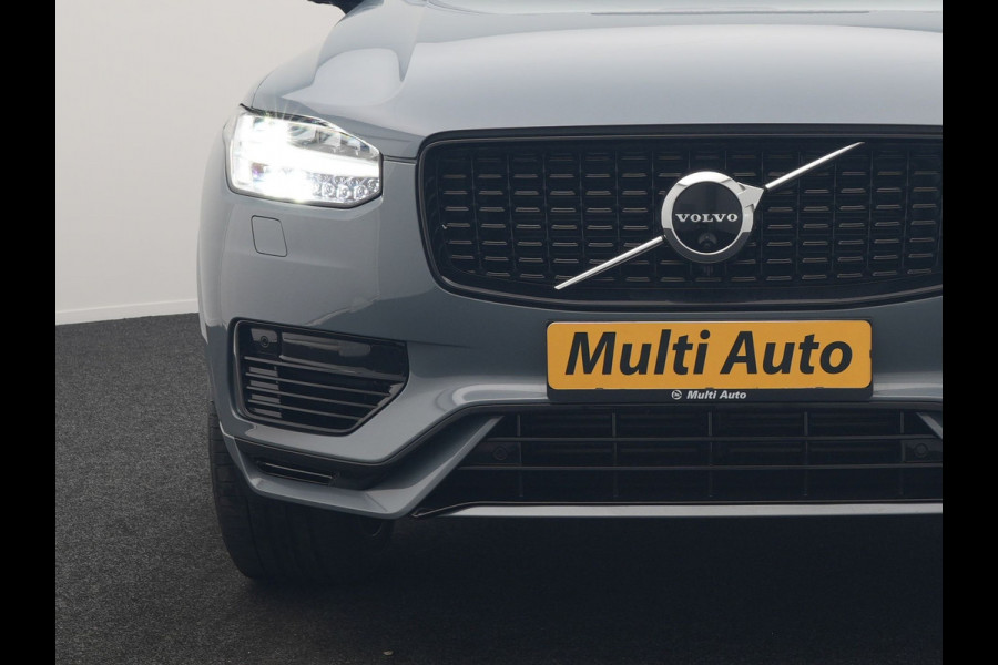 Volvo XC90 T8 Recharge AWD Ultimate Dark LONG RANGE 7 Persoons PHEV 455pk Dealer O.H. | Trekhaak Af Fabriek | Panodak | Head Up | Adaptive Cruise | Harman / Kardon | Lederen Sportstoelen Memory & Verwarmd | 360 Camera | Keyless | Blis | Stuur Verwarmd | 22"L.M | Plug In Hybrid |