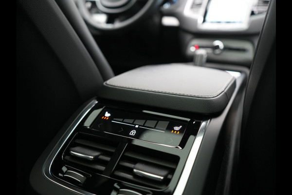 Volvo XC90 T8 Recharge AWD Ultimate Dark LONG RANGE 7 Persoons PHEV 455pk Dealer O.H. | Trekhaak Af Fabriek | Panodak | Head Up | Adaptive Cruise | Harman / Kardon | Lederen Sportstoelen Memory & Verwarmd | 360 Camera | Keyless | Blis | Stuur Verwarmd | 22"L.M | Plug In Hybrid |