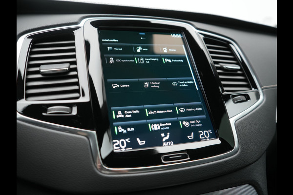 Volvo XC90 T8 Recharge AWD Ultimate Dark LONG RANGE 7 Persoons PHEV 455pk Dealer O.H. | Trekhaak Af Fabriek | Panodak | Head Up | Adaptive Cruise | Harman / Kardon | Lederen Sportstoelen Memory & Verwarmd | 360 Camera | Keyless | Blis | Stuur Verwarmd | 22"L.M | Plug In Hybrid |