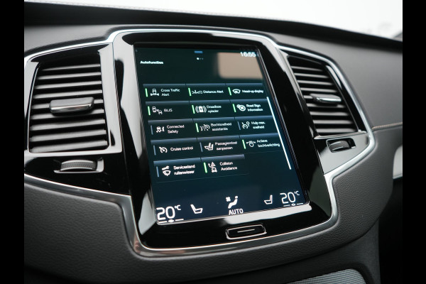 Volvo XC90 T8 Recharge AWD Ultimate Dark LONG RANGE 7 Persoons PHEV 455pk Dealer O.H. | Trekhaak Af Fabriek | Panodak | Head Up | Adaptive Cruise | Harman / Kardon | Lederen Sportstoelen Memory & Verwarmd | 360 Camera | Keyless | Blis | Stuur Verwarmd | 22"L.M | Plug In Hybrid |