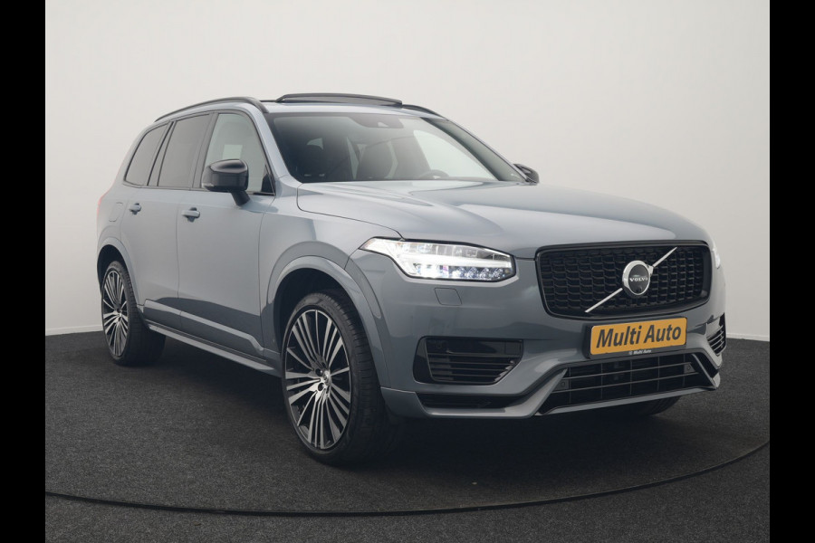 Volvo XC90 T8 Recharge AWD Ultimate Dark LONG RANGE 7 Persoons PHEV 455pk Dealer O.H. | Trekhaak Af Fabriek | Panodak | Head Up | Adaptive Cruise | Harman / Kardon | Lederen Sportstoelen Memory & Verwarmd | 360 Camera | Keyless | Blis | Stuur Verwarmd | 22"L.M | Plug In Hybrid |