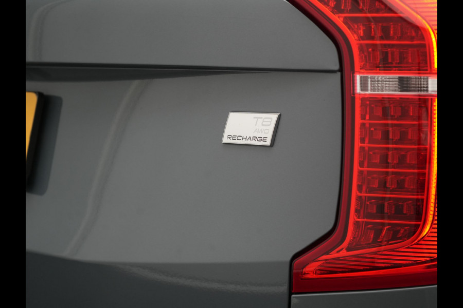 Volvo XC90 T8 Recharge AWD Ultimate Dark LONG RANGE 7 Persoons PHEV 455pk Dealer O.H. | Trekhaak Af Fabriek | Panodak | Head Up | Adaptive Cruise | Harman / Kardon | Lederen Sportstoelen Memory & Verwarmd | 360 Camera | Keyless | Blis | Stuur Verwarmd | 22"L.M | Plug In Hybrid |