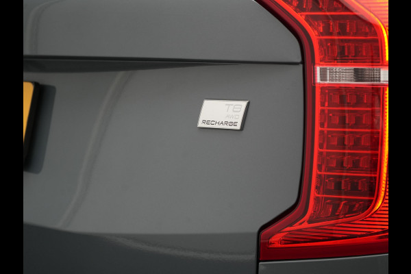 Volvo XC90 T8 Recharge AWD Ultimate Dark LONG RANGE 7 Persoons PHEV 455pk Dealer O.H. | Trekhaak Af Fabriek | Panodak | Head Up | Adaptive Cruise | Harman / Kardon | Lederen Sportstoelen Memory & Verwarmd | 360 Camera | Keyless | Blis | Stuur Verwarmd | 22"L.M | Plug In Hybrid |