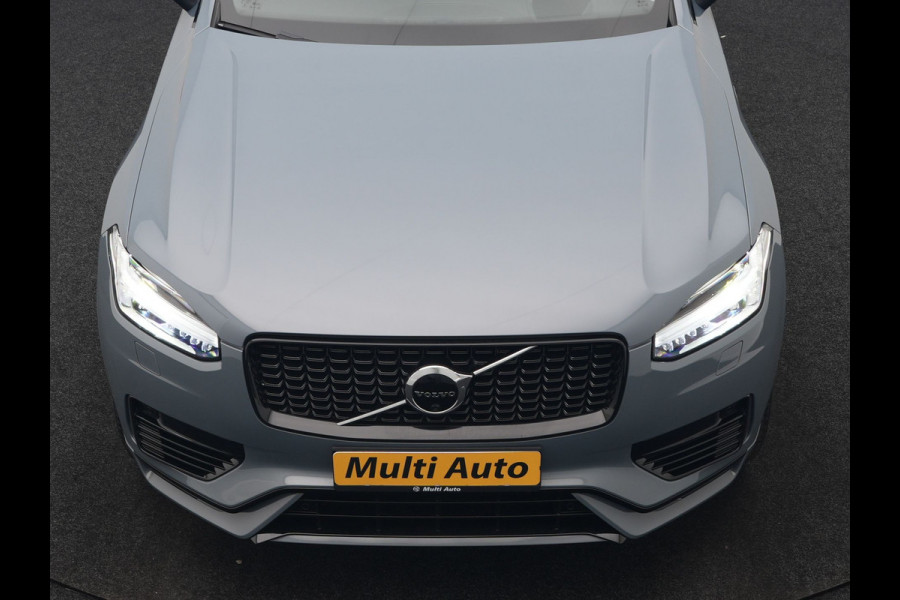 Volvo XC90 T8 Recharge AWD Ultimate Dark LONG RANGE 7 Persoons PHEV 455pk Dealer O.H. | Trekhaak Af Fabriek | Panodak | Head Up | Adaptive Cruise | Harman / Kardon | Lederen Sportstoelen Memory & Verwarmd | 360 Camera | Keyless | Blis | Stuur Verwarmd | 22"L.M | Plug In Hybrid |