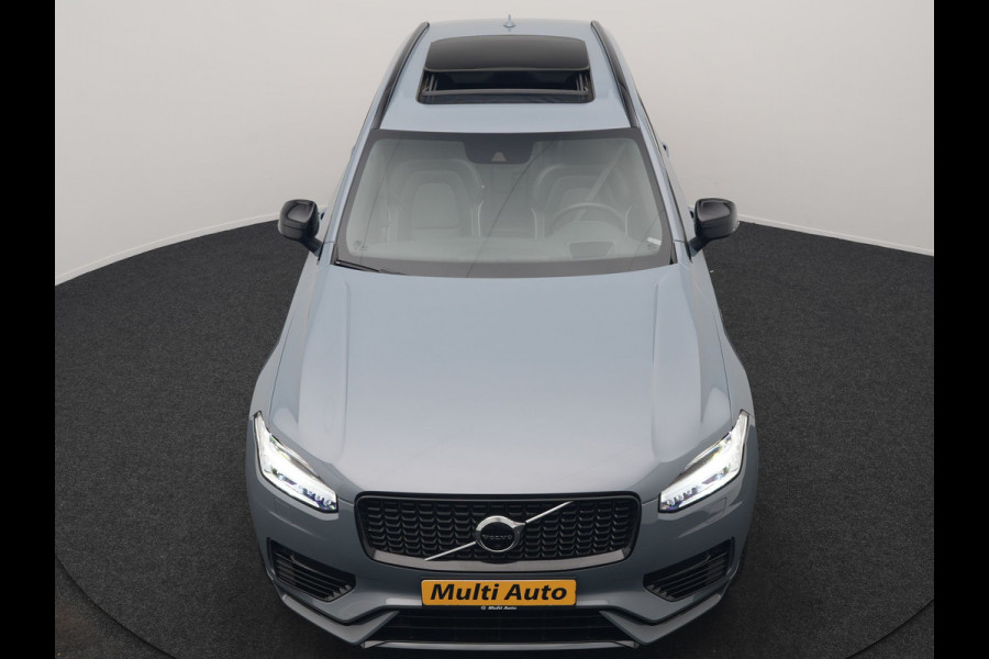 Volvo XC90 T8 Recharge AWD Ultimate Dark LONG RANGE 7 Persoons PHEV 455pk Dealer O.H. | Trekhaak Af Fabriek | Panodak | Head Up | Adaptive Cruise | Harman / Kardon | Lederen Sportstoelen Memory & Verwarmd | 360 Camera | Keyless | Blis | Stuur Verwarmd | 22"L.M | Plug In Hybrid |