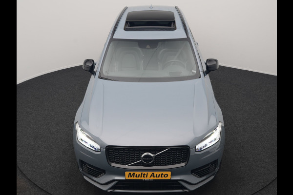 Volvo XC90 T8 Recharge AWD Ultimate Dark LONG RANGE 7 Persoons PHEV 455pk Dealer O.H. | Trekhaak Af Fabriek | Panodak | Head Up | Adaptive Cruise | Harman / Kardon | Lederen Sportstoelen Memory & Verwarmd | 360 Camera | Keyless | Blis | Stuur Verwarmd | 22"L.M | Plug In Hybrid |