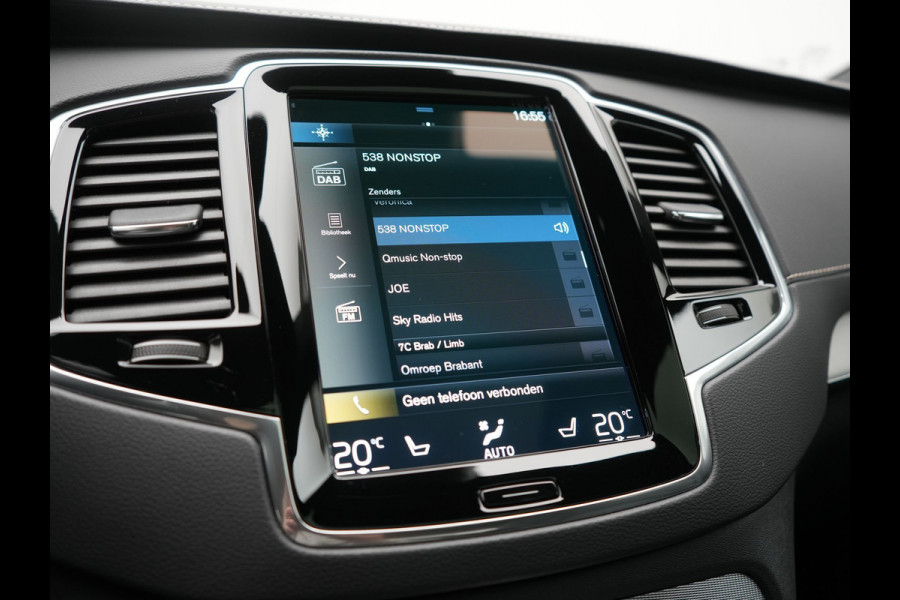 Volvo XC90 T8 Recharge AWD Ultimate Dark LONG RANGE 7 Persoons PHEV 455pk Dealer O.H. | Trekhaak Af Fabriek | Panodak | Head Up | Adaptive Cruise | Harman / Kardon | Lederen Sportstoelen Memory & Verwarmd | 360 Camera | Keyless | Blis | Stuur Verwarmd | 22"L.M | Plug In Hybrid |