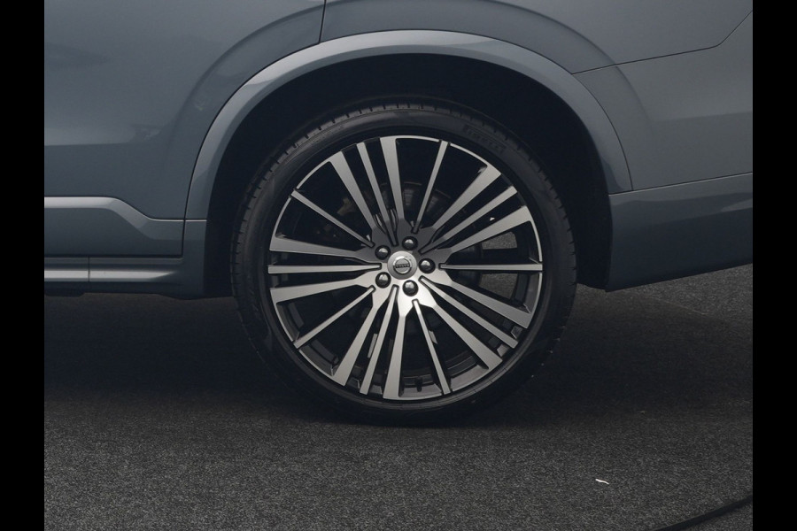Volvo XC90 T8 Recharge AWD Ultimate Dark LONG RANGE 7 Persoons PHEV 455pk Dealer O.H. | Trekhaak Af Fabriek | Panodak | Head Up | Adaptive Cruise | Harman / Kardon | Lederen Sportstoelen Memory & Verwarmd | 360 Camera | Keyless | Blis | Stuur Verwarmd | 22"L.M | Plug In Hybrid |
