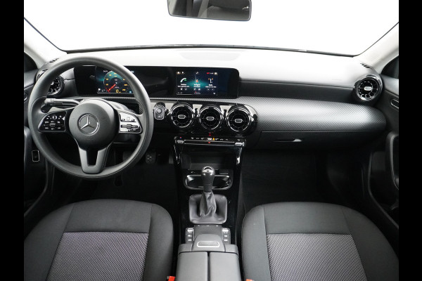 Mercedes-Benz A-Klasse 180 Navi Virtual-Cockpit AMG Camera Ecc Cruise Control Pdc Keyless Stoelverwarming Regen-Lichtsensor Led Lmv Bluetooth