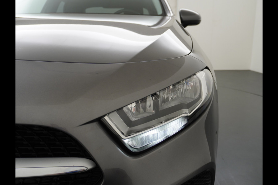 Mercedes-Benz A-Klasse 180 Navi Virtual-Cockpit AMG Camera Ecc Cruise Control Pdc Keyless Stoelverwarming Regen-Lichtsensor Led Lmv Bluetooth